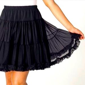 🖤 AMERICAN APPAREL PETTICOAT SKIRT🖤
